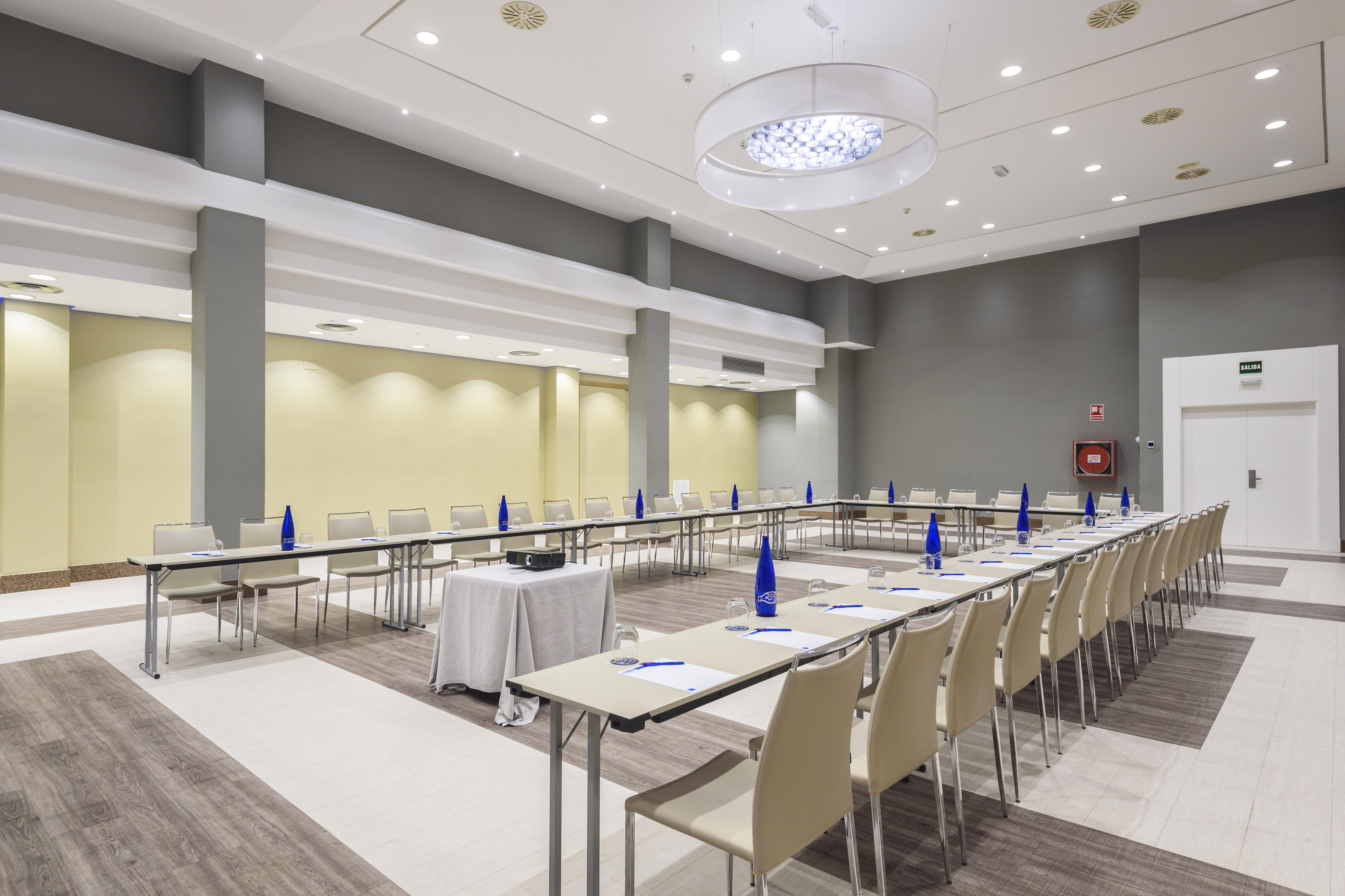 Hotel Guadalajara & Conference Center Affiliated By Melia Екстериор снимка