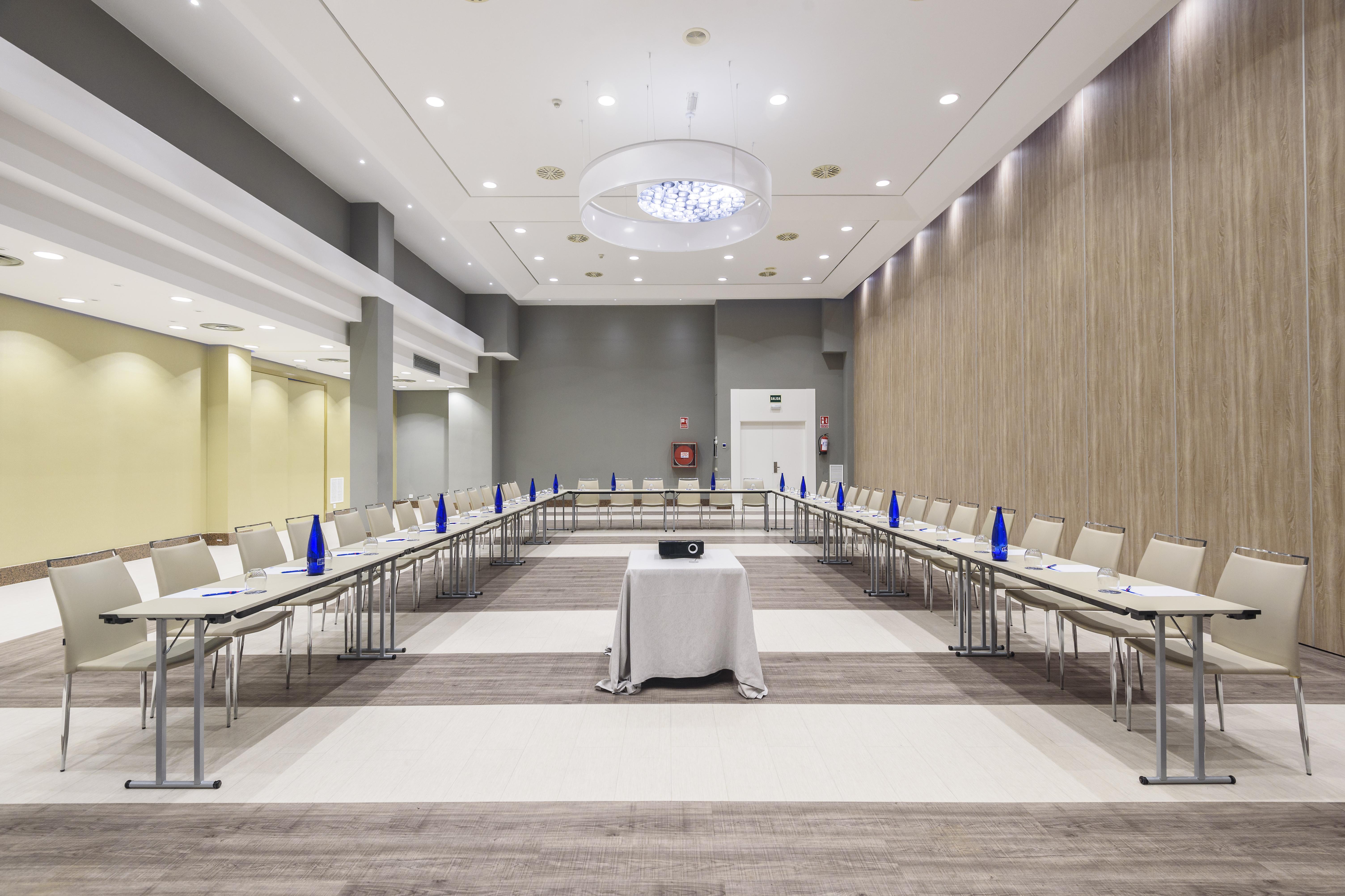 Hotel Guadalajara & Conference Center Affiliated By Melia Екстериор снимка