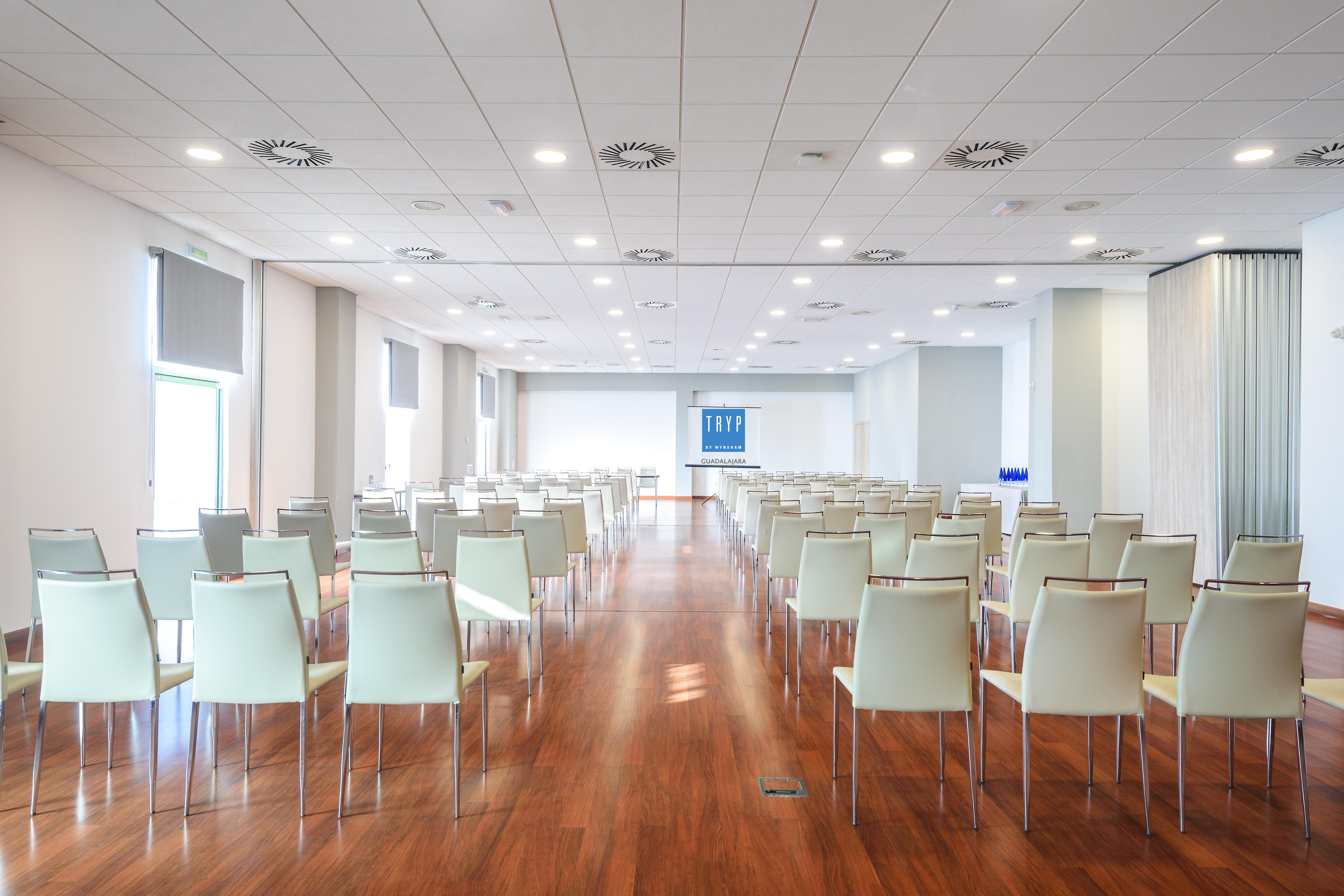 Hotel Guadalajara & Conference Center Affiliated By Melia Екстериор снимка