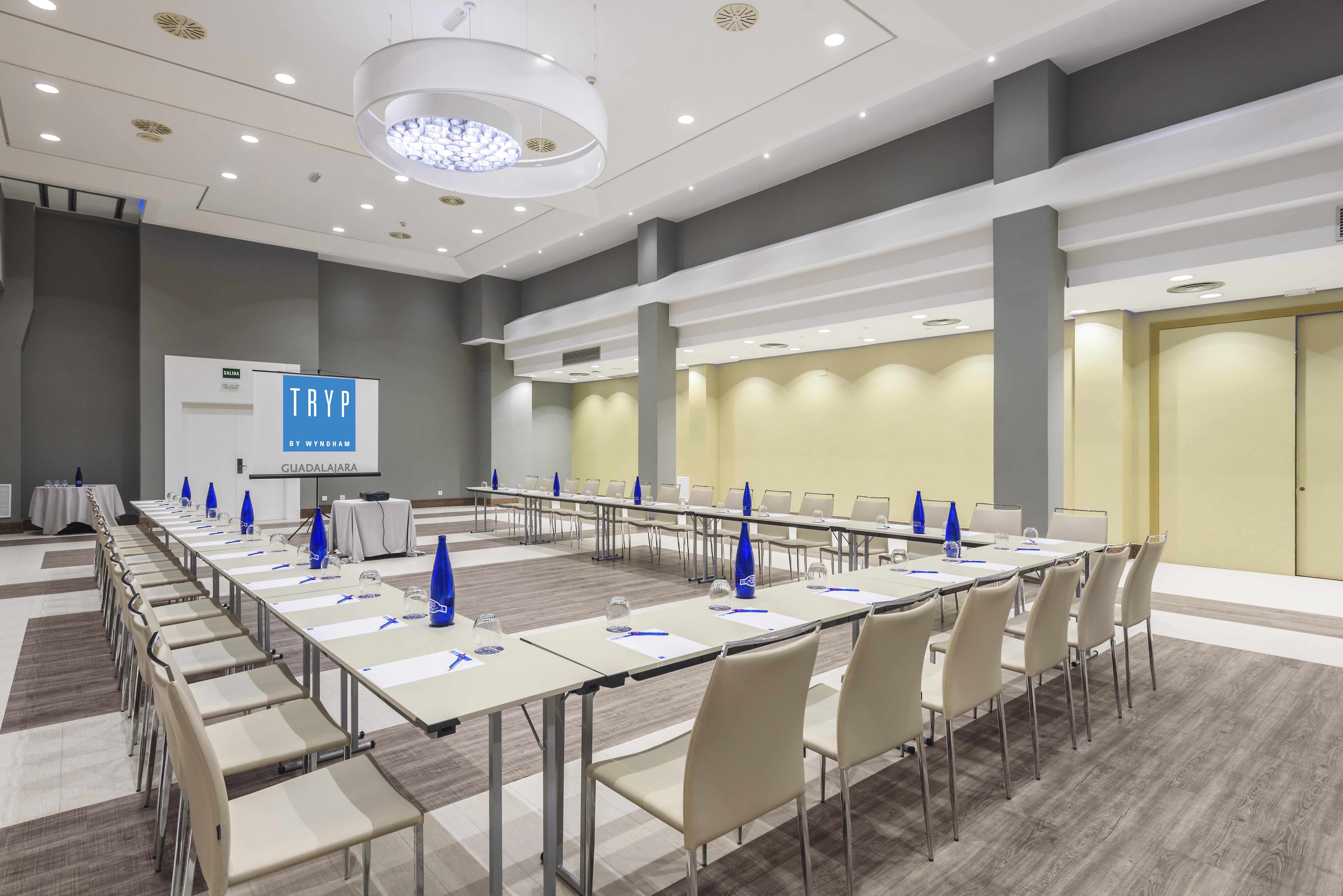 Hotel Guadalajara & Conference Center Affiliated By Melia Екстериор снимка